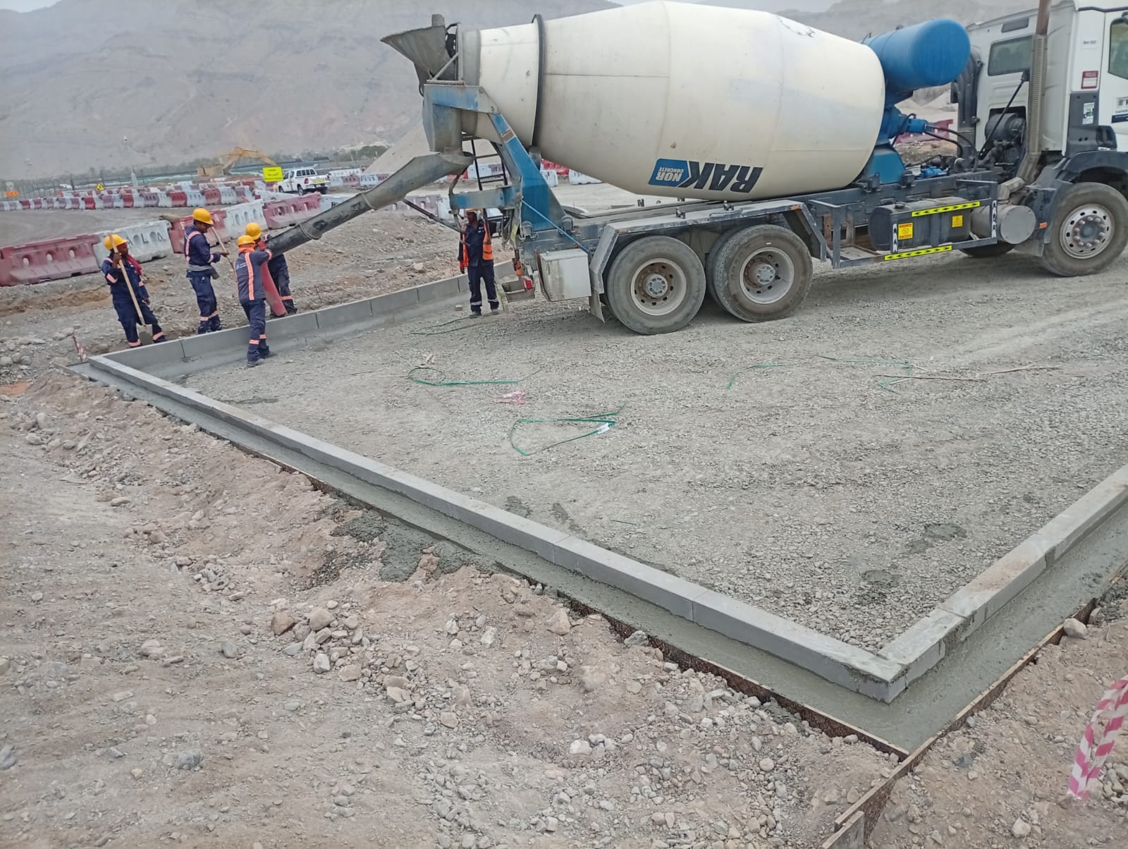 Saqr Port New Office Road, Truck Park and Northern Stockyard Road (Package 1)
